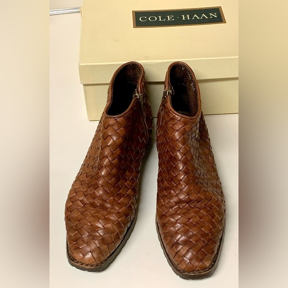 Women’s 6.5 B Vintage Cole Haan Woven Leather Side Zip Ankle Boots - Picture 10 of 16